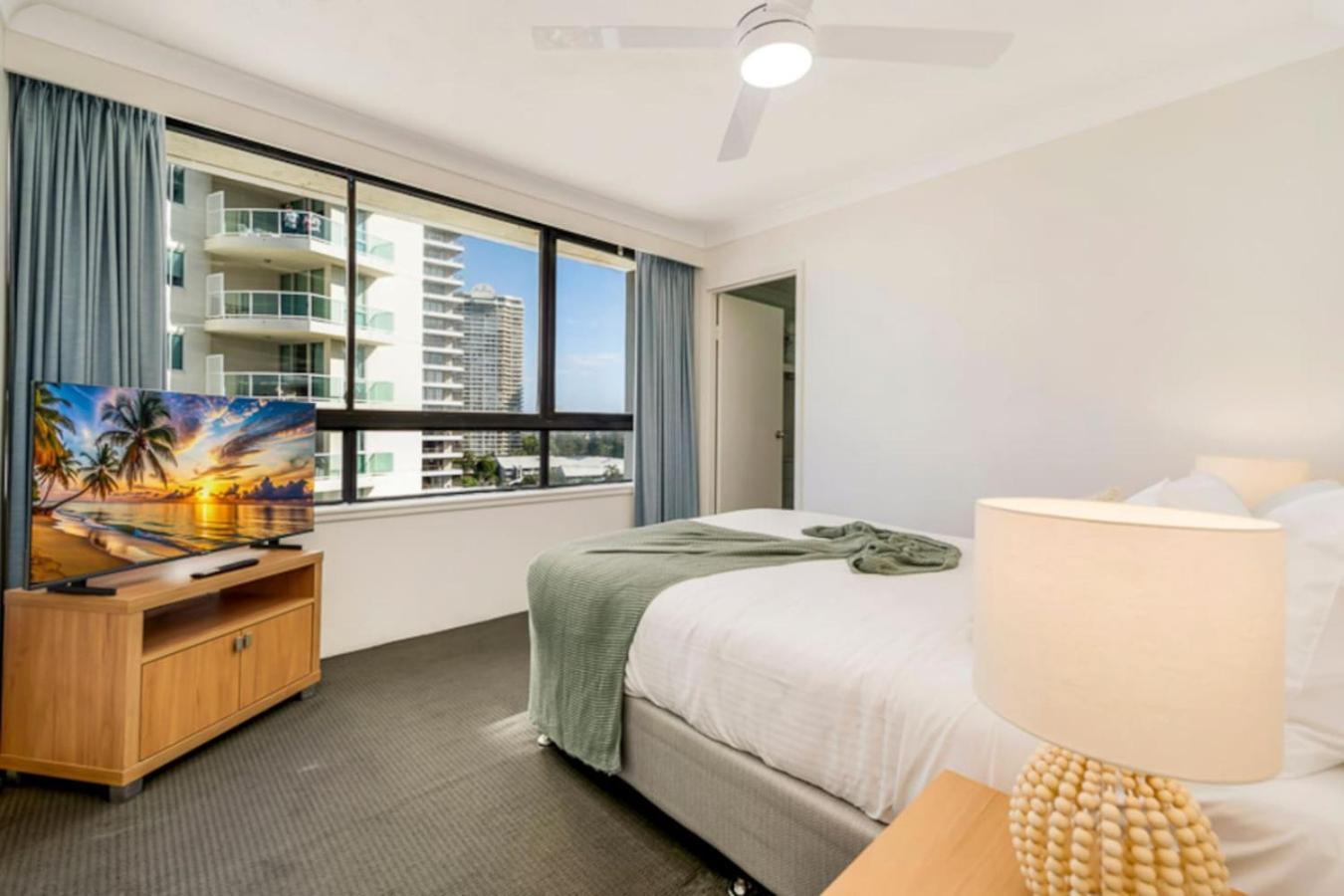 Apartment Carrington Getaway Ocean Views Wifi Parking Gold Coast