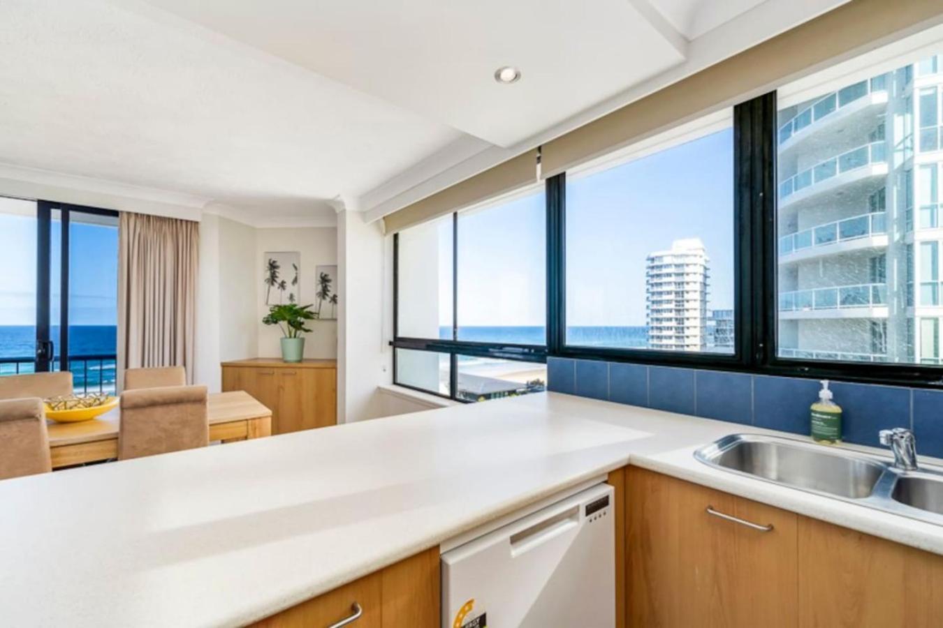 Carrington Getaway Ocean Views Wifi Parking Apartment *