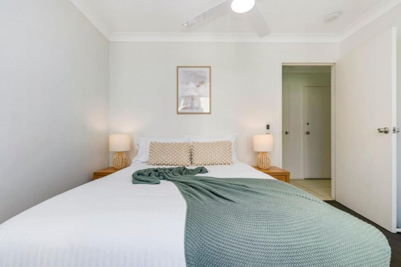 Carrington Getaway Ocean Views Wifi Parking Apartment Gold Coast